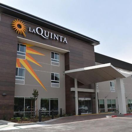 La Quinta Inn & Suites By Wyndham San Bernardino Exterior photo