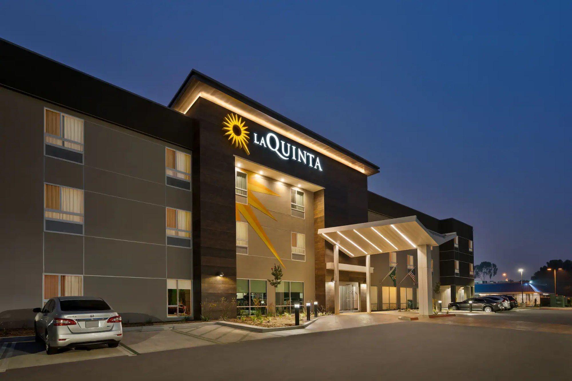 La Quinta Inn & Suites By Wyndham San Bernardino Exterior photo