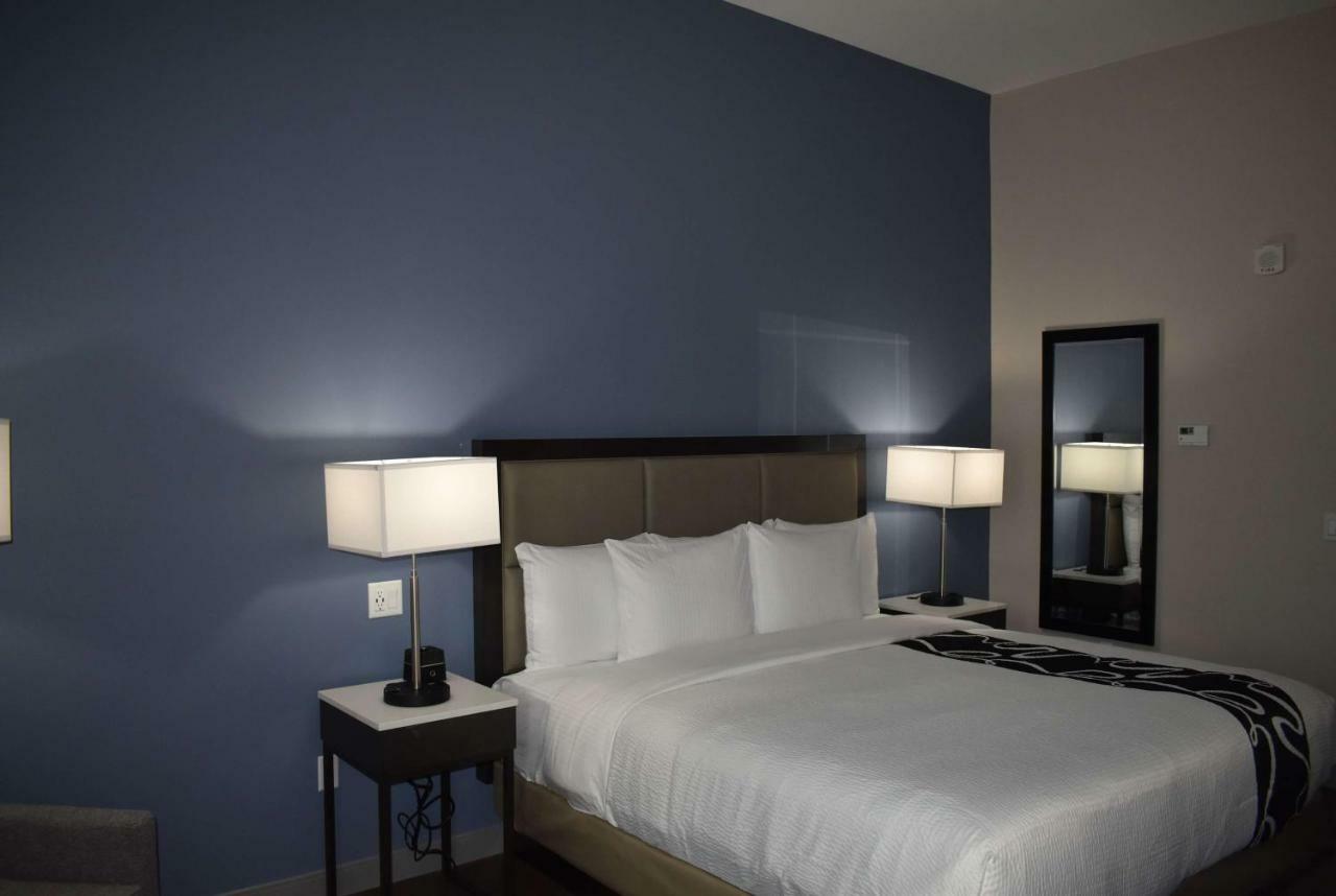 La Quinta Inn & Suites By Wyndham San Bernardino Exterior photo